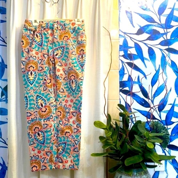 Women’s Chico’s So Slimming Medallion Girlfriend Ankle Jeans Size 0 - Picture 2 of 11